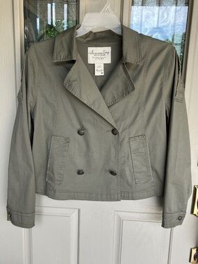 AMERICAN RAG DOUBLE BREASTED MILITARY STYLE CROP JACKET OLIVE GREEN, SIZE MEDIUM